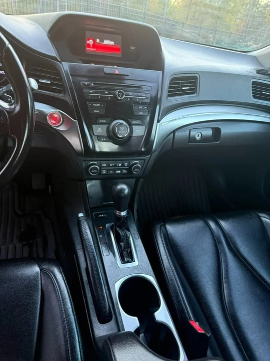 2020 Acura ILX - Image 9 of 18