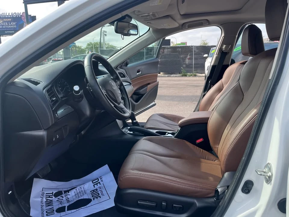 2020 Acura ILX - Image 11 of 15