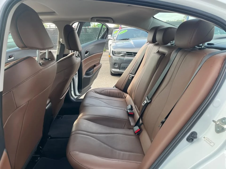 2020 Acura ILX - Image 6 of 15