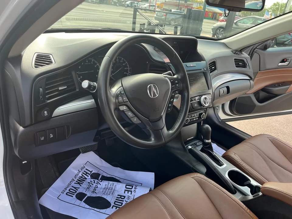 2020 Acura ILX - Image 10 of 15