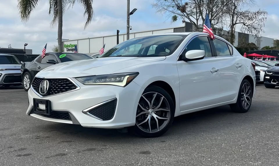 2020 Acura ILX - Image 2 of 15