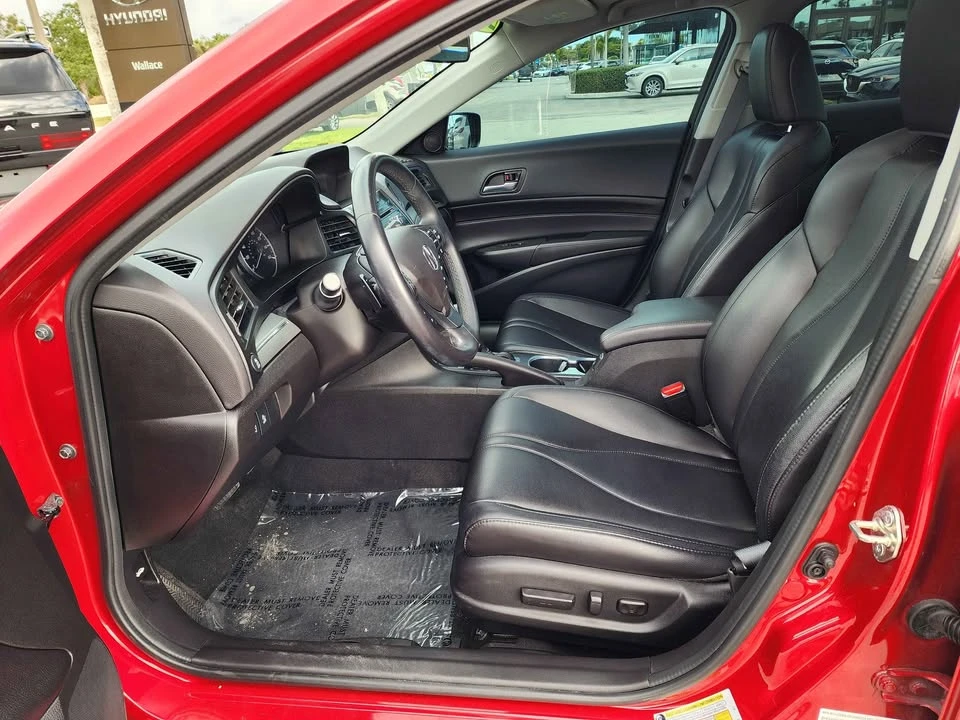 2020 Acura ILX - Image 7 of 15