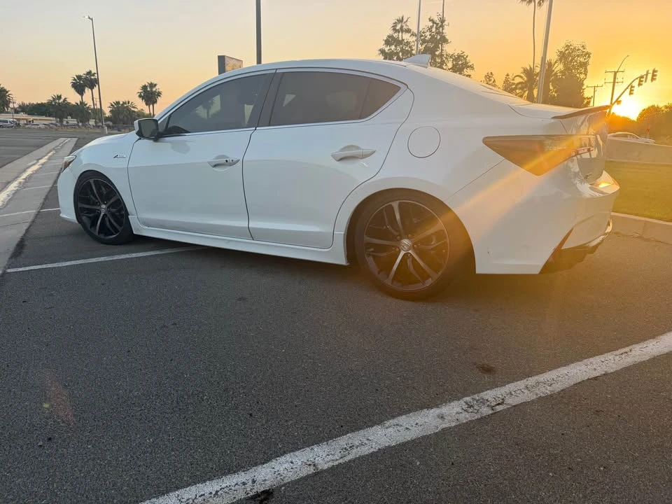 2020 Acura ILX - Image 2 of 19