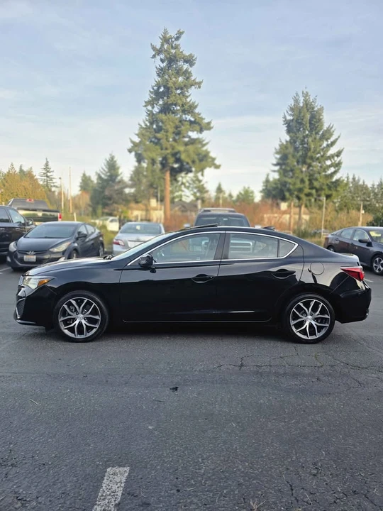 2020 Acura ILX - Image 2 of 17