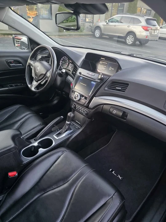 2020 Acura ILX - Image 8 of 17