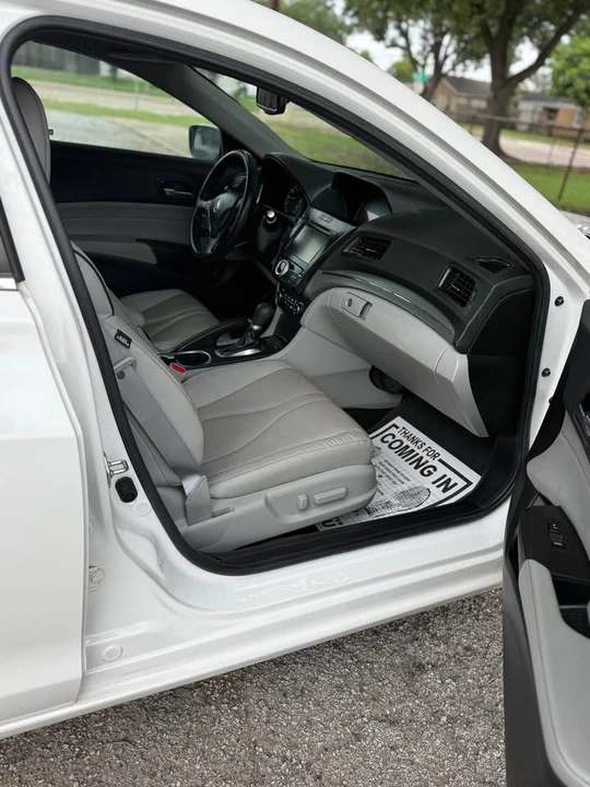 2020 Acura ILX - Image 10 of 15