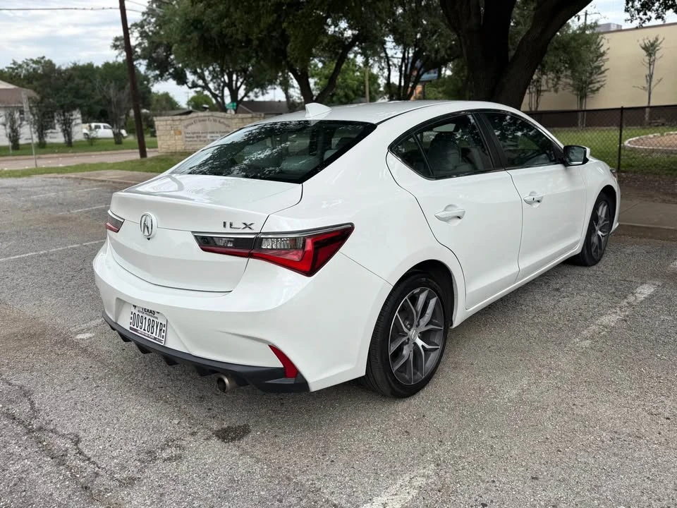 2020 Acura ILX - Image 7 of 15
