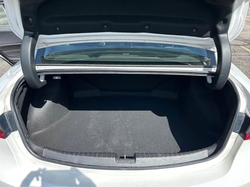 2020 Acura ILX - Image 9 of 16