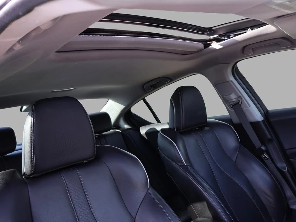 2020 Acura ILX - Image 9 of 20