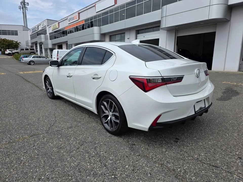 2020 Acura ILX - Image 5 of 17