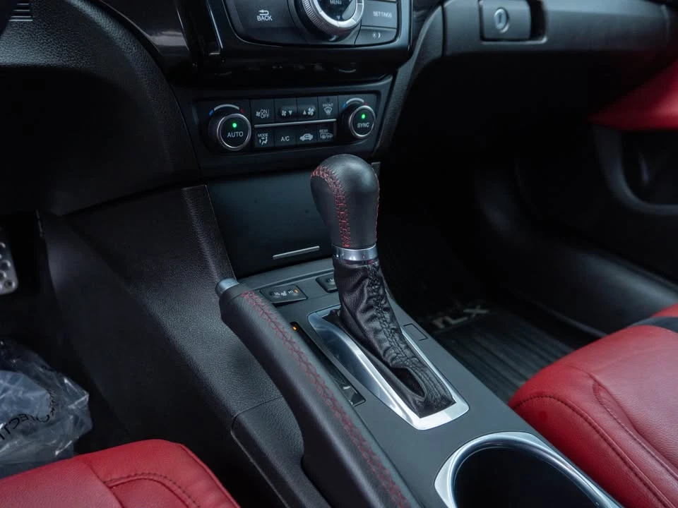 2020 Acura ILX - Image 15 of 20