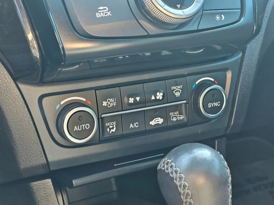 2020 Acura ILX - Image 9 of 20