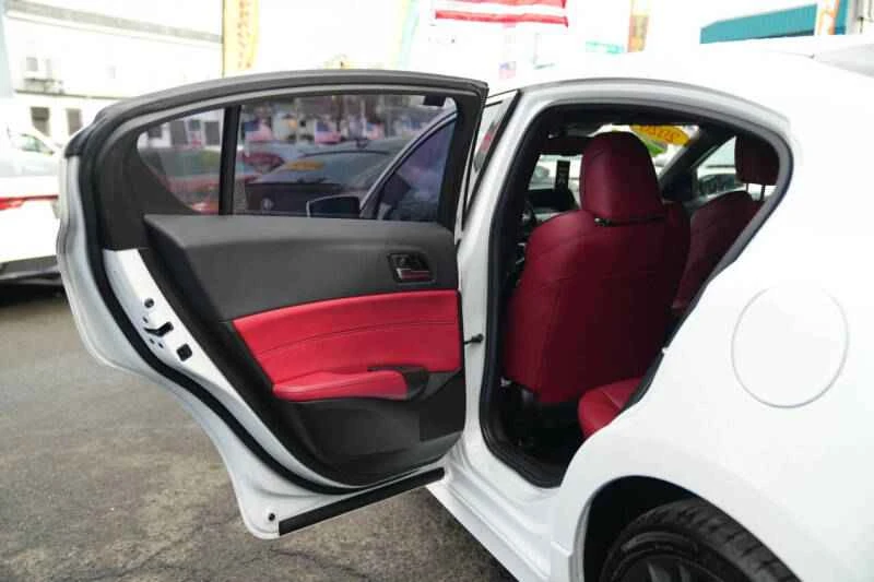 2020 Acura ILX - Image 4 of 16