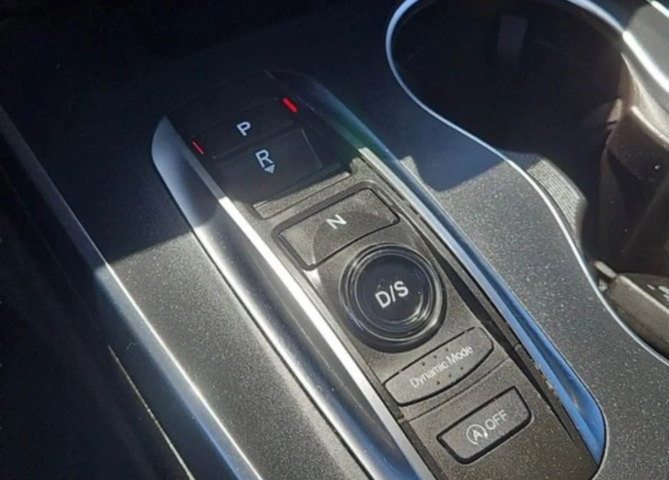2020 Acura MDX 3rd Gen - Image 17 of 18