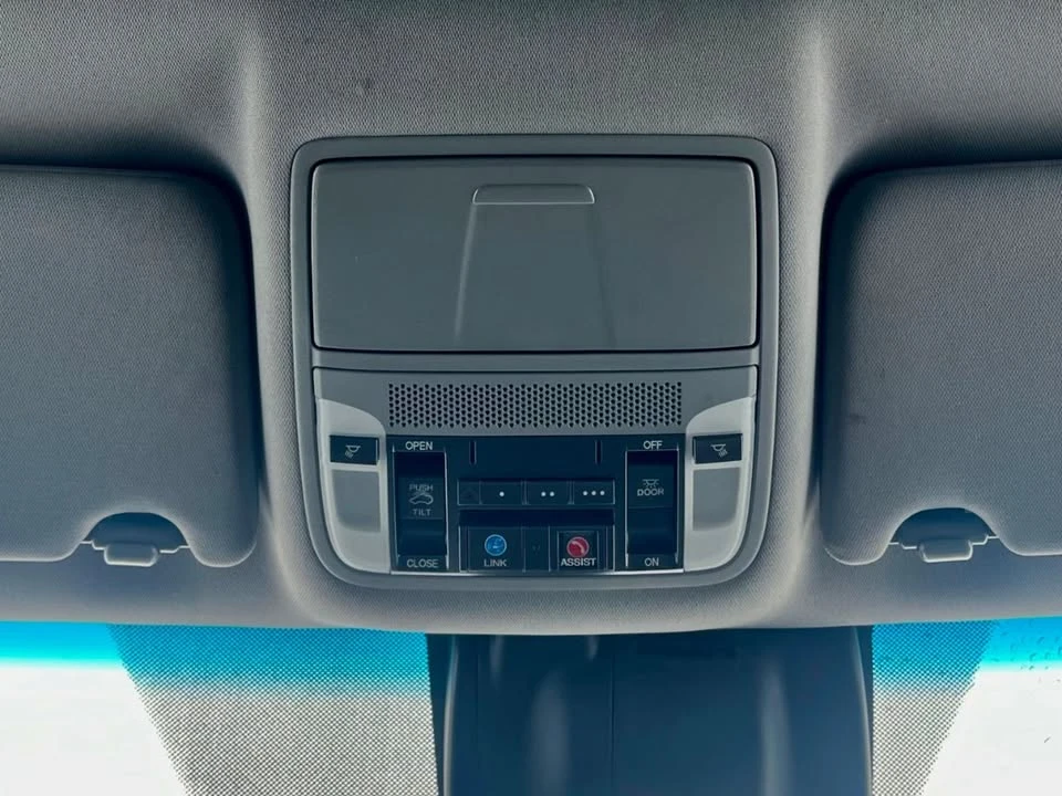 2020 Acura MDX 3rd Gen - Image 17 of 20
