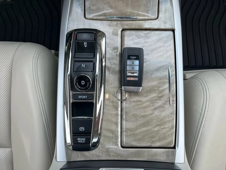 2020 Acura RLX - Image 11 of 19