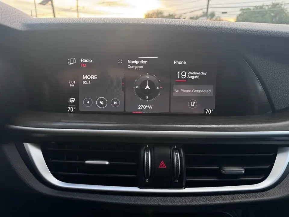 2020 Alfa Romeo Stelvio - Image 19 of 20