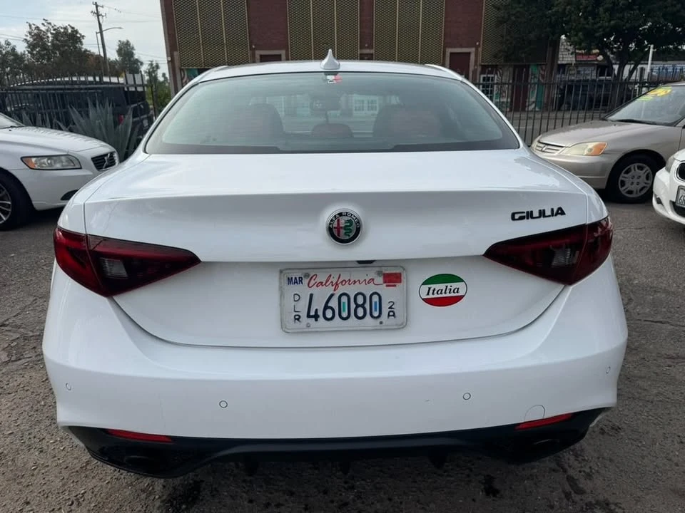 2020 Alfa Romeo Giulia - Image 4 of 20