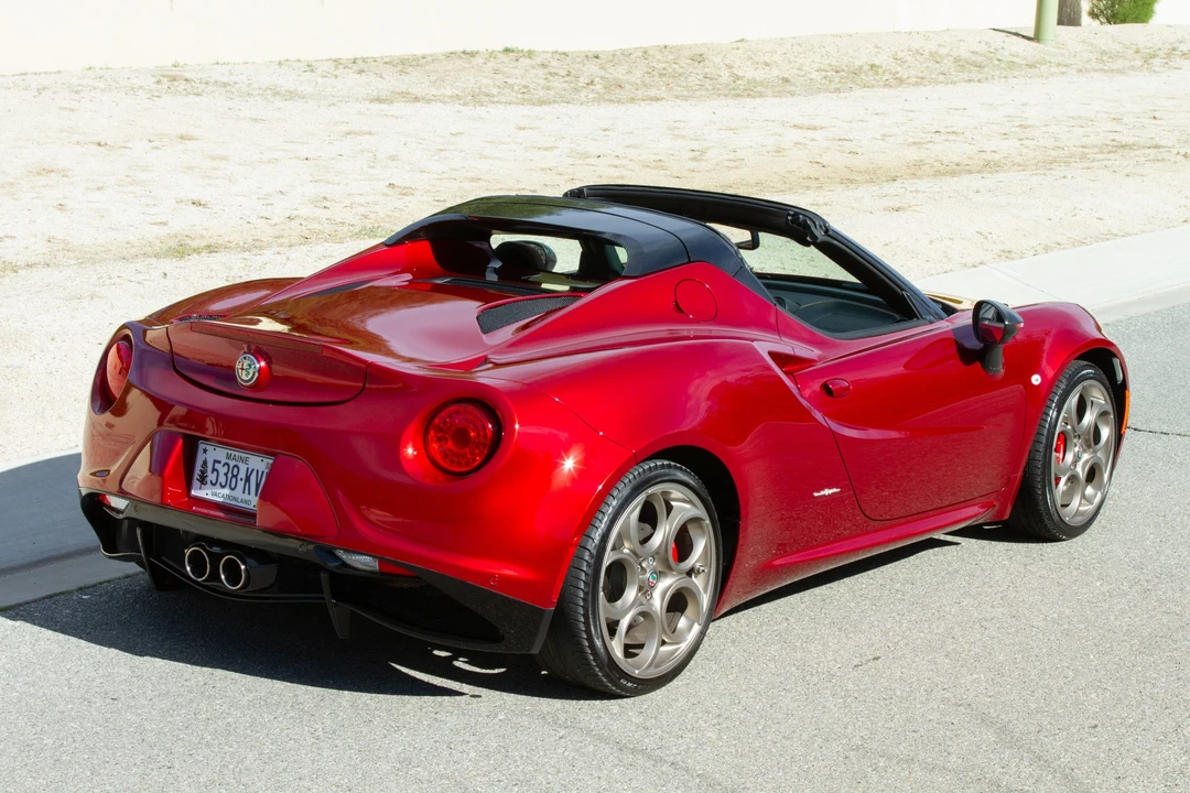 2020 Alfa Romeo 4C Spider - Image 7 of 31