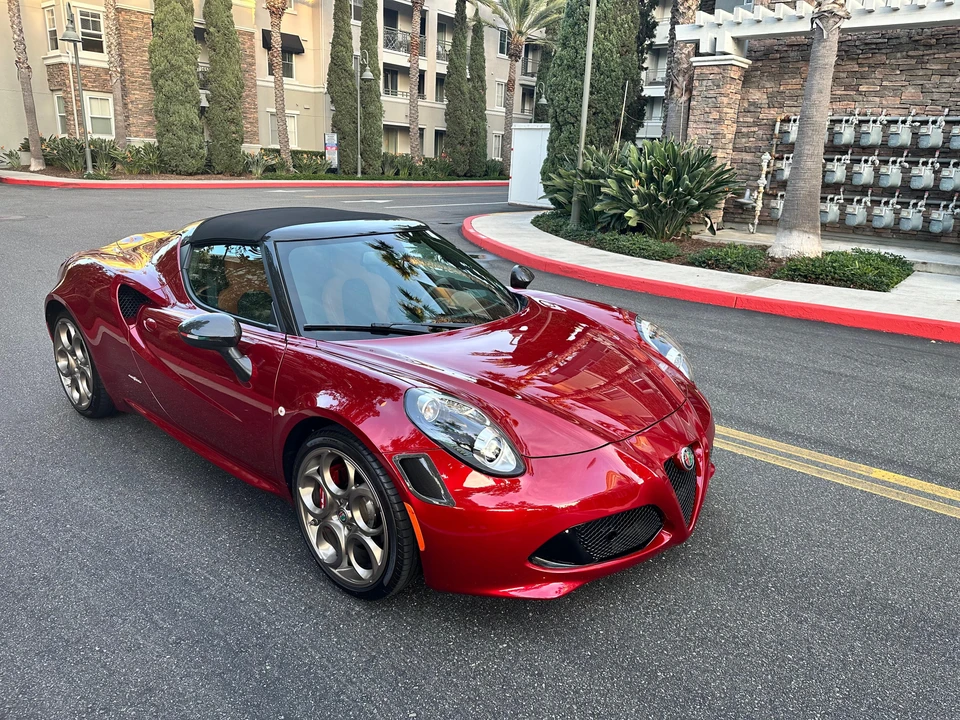 2020 Alfa Romeo 4C Spider - Image 27 of 31