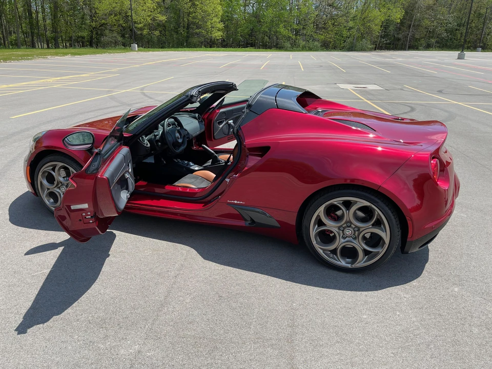 2020 Alfa Romeo 4C Spider - Image 25 of 31