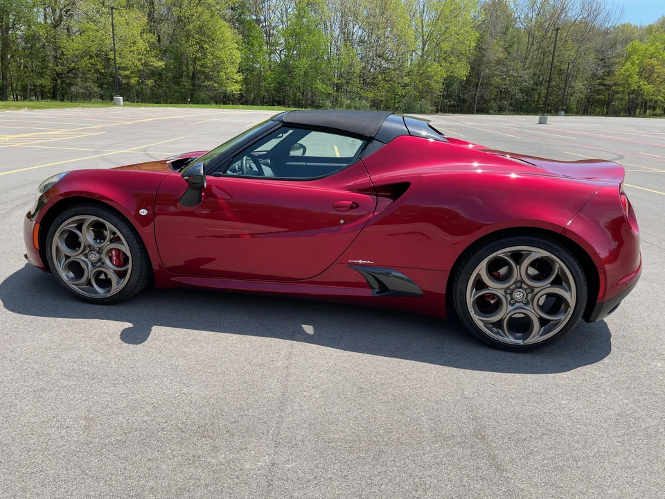 2020 Alfa Romeo 4C Spider - Image 11 of 31