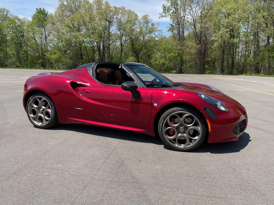 2020 Alfa Romeo 4C Spider - Image 19 of 31
