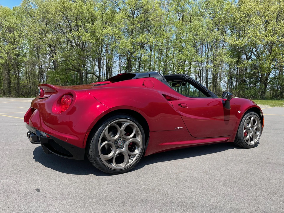 2020 Alfa Romeo 4C Spider - Image 17 of 31
