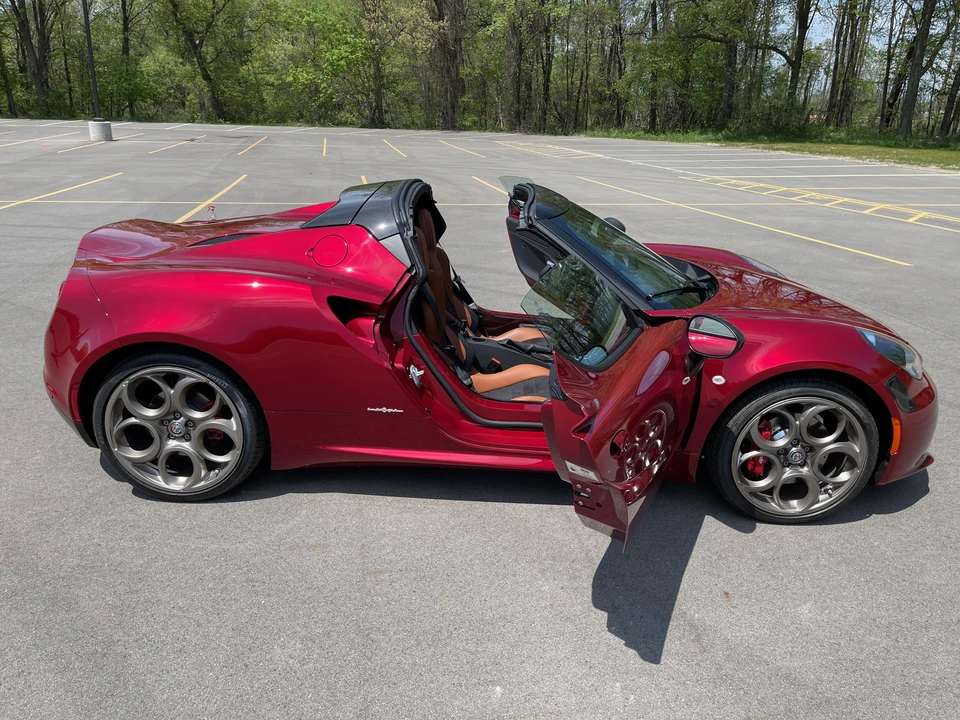 2020 Alfa Romeo 4C Spider - Image 27 of 31