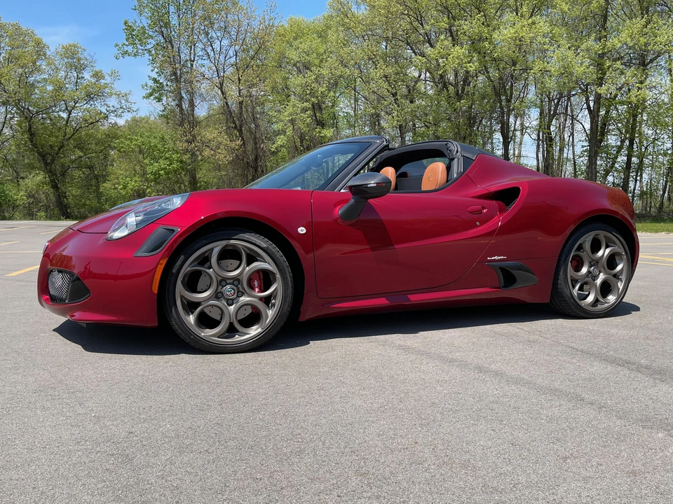 2020 Alfa Romeo 4C Spider - Image 10 of 31