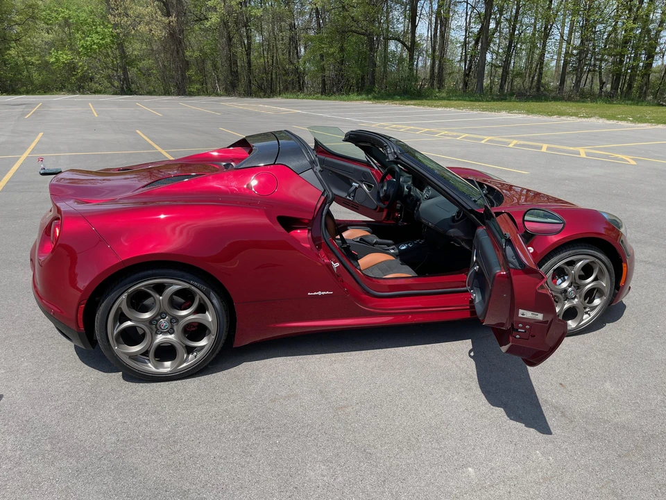 2020 Alfa Romeo 4C Spider - Image 26 of 31