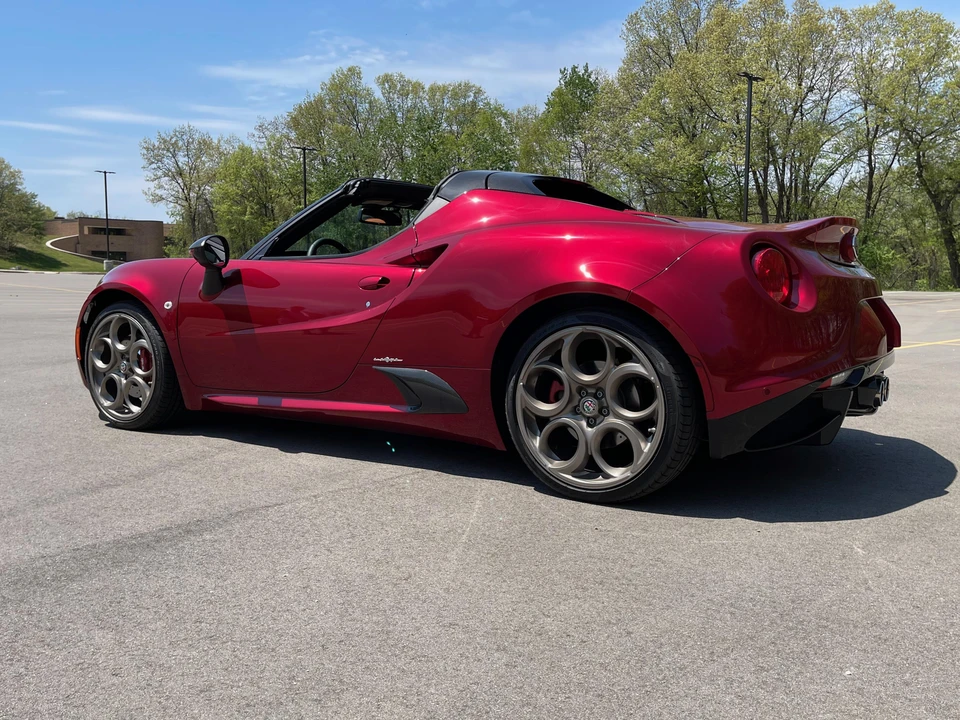 2020 Alfa Romeo 4C Spider - Image 13 of 31