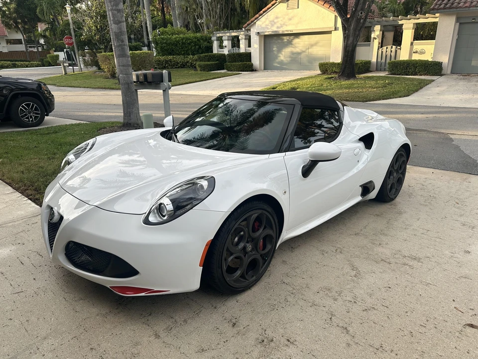 2020 Alfa Romeo 4C Spider - Image 2 of 31