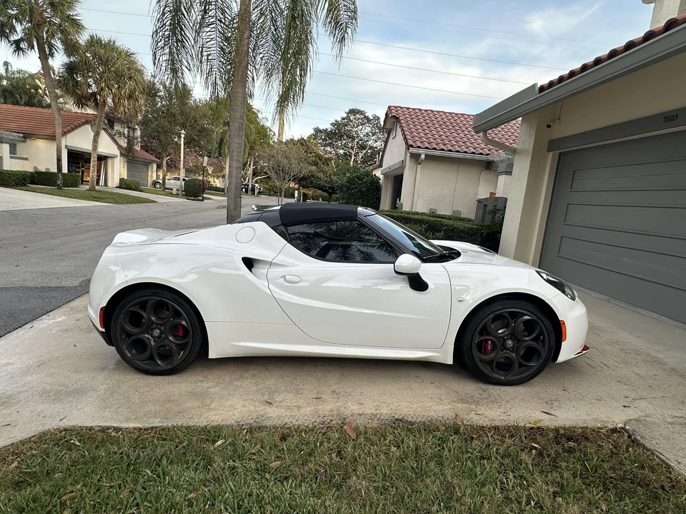 2020 Alfa Romeo 4C Spider - Image 5 of 31