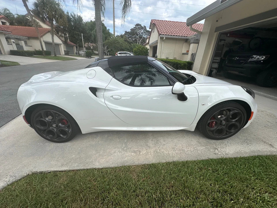 2020 Alfa Romeo 4C Spider - Image 12 of 31
