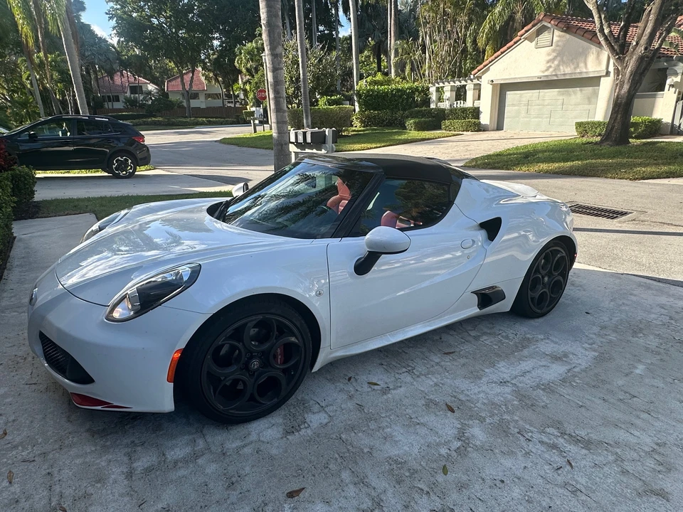 2020 Alfa Romeo 4C Spider - Image 10 of 31
