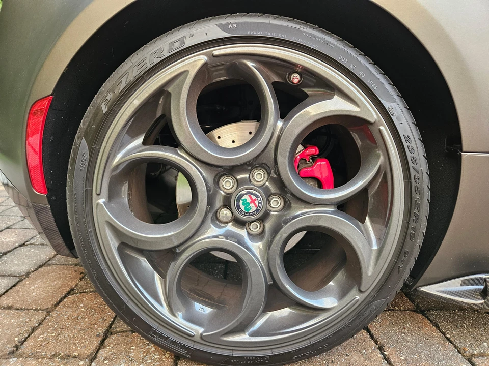 2020 Alfa Romeo 4C Spider - Image 27 of 31