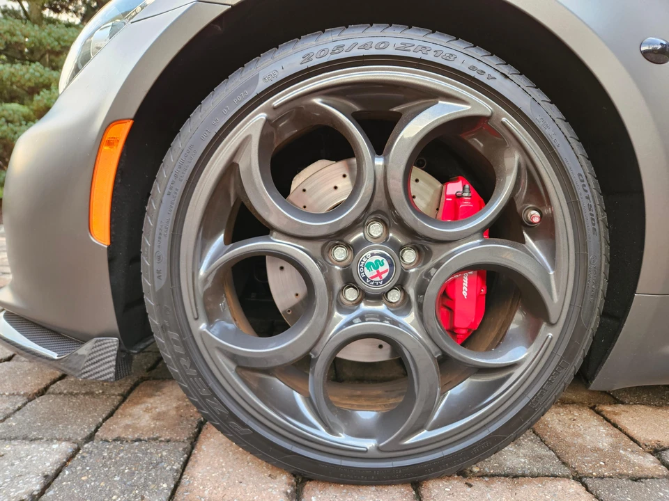 2020 Alfa Romeo 4C Spider - Image 24 of 31