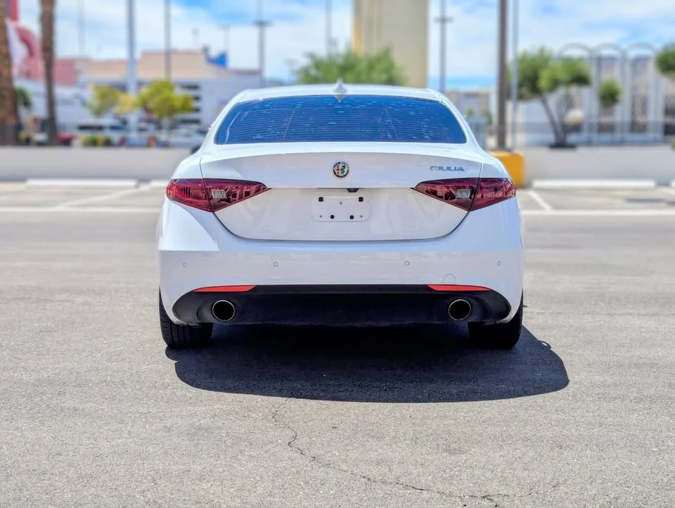 2020 Alfa Romeo Giulia - Image 6 of 10