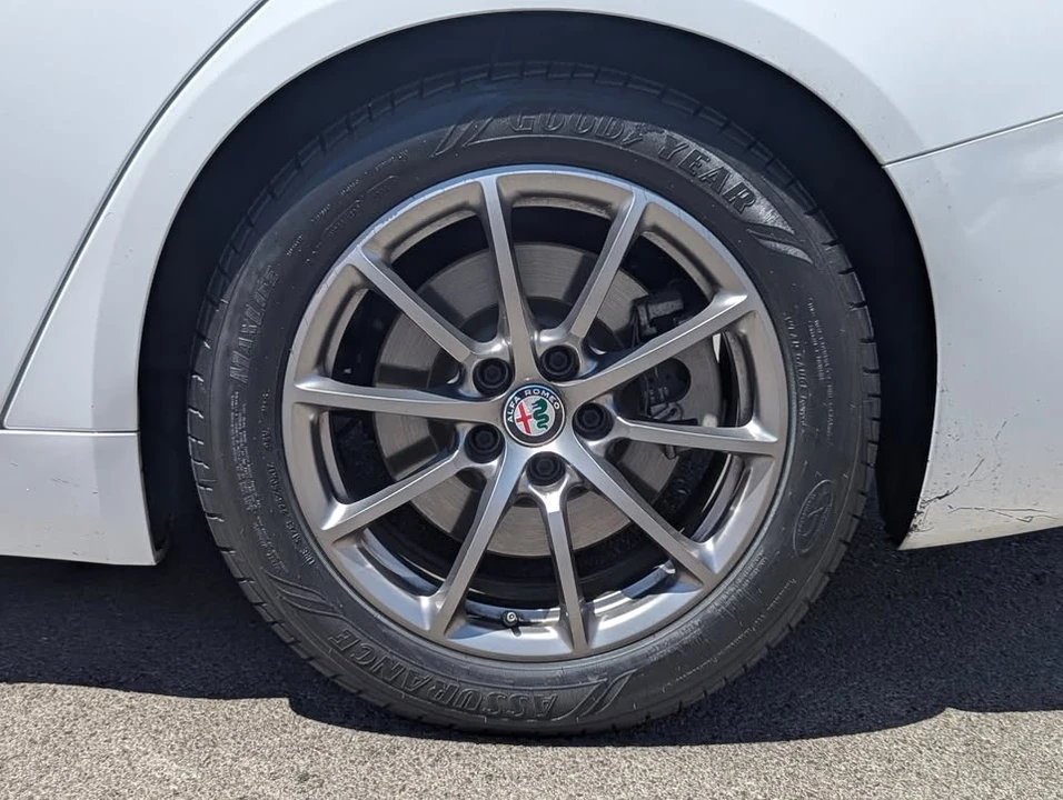 2020 Alfa Romeo Giulia - Image 10 of 10