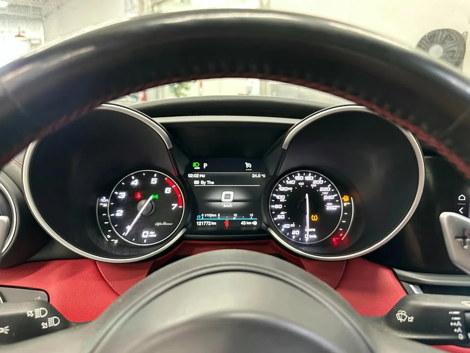 2020 Alfa Romeo Giulia - Image 9 of 18