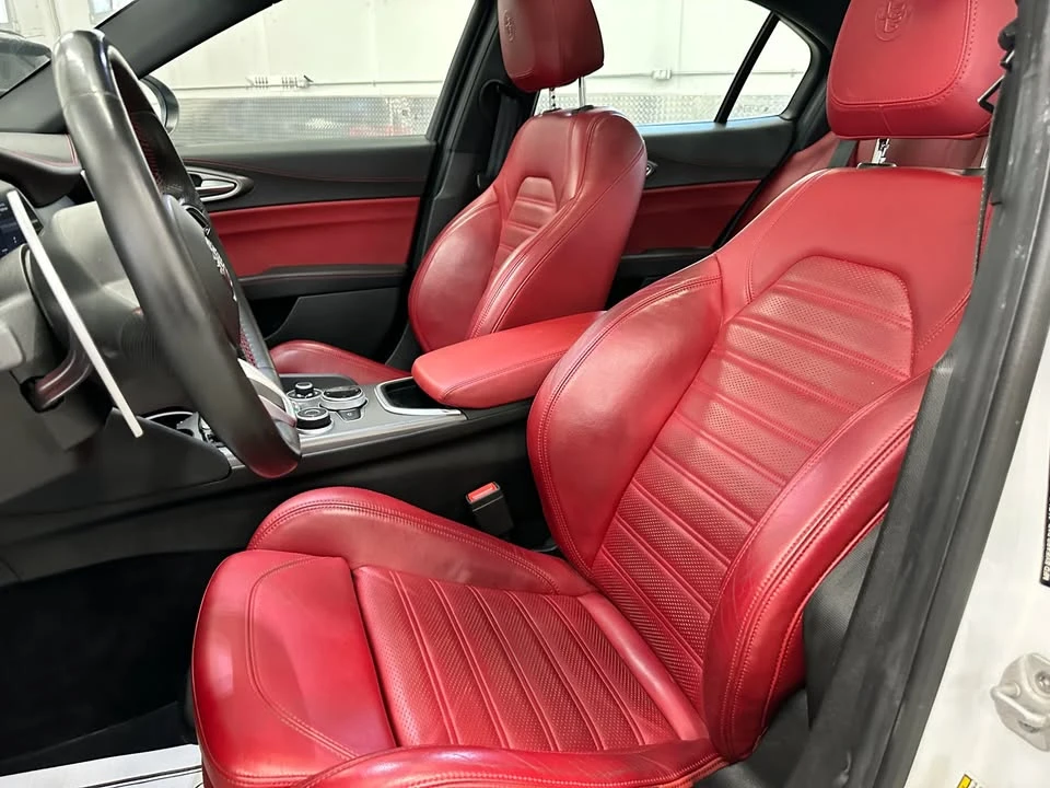 2020 Alfa Romeo Giulia - Image 16 of 18