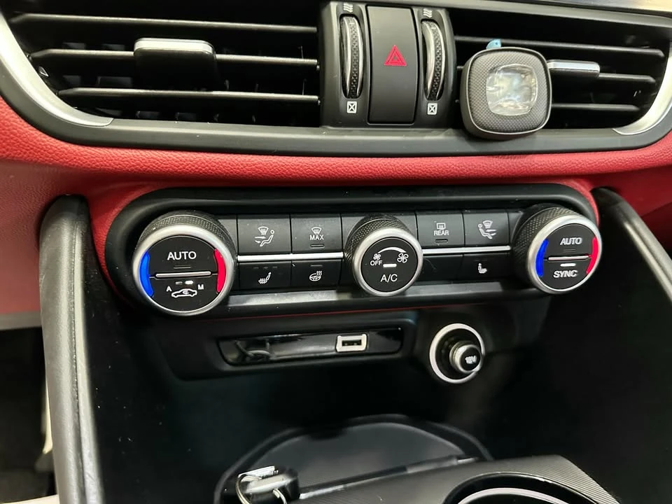 2020 Alfa Romeo Giulia - Image 12 of 18