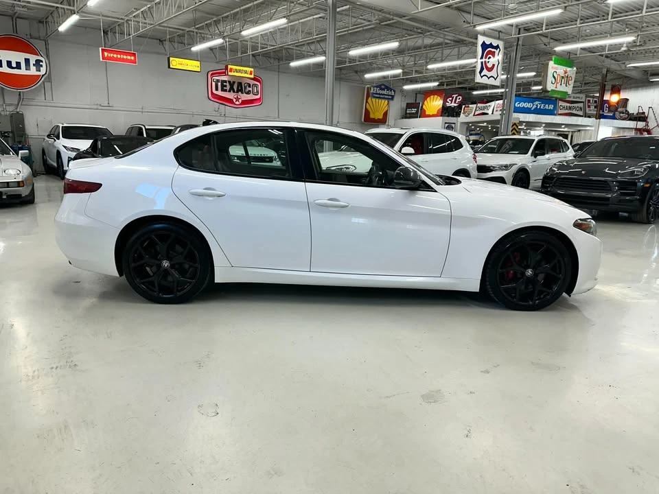2020 Alfa Romeo Giulia - Image 6 of 18
