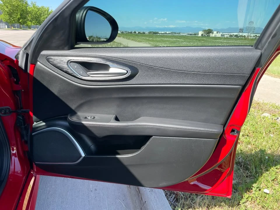 2020 Alfa Romeo Giulia - Image 9 of 15