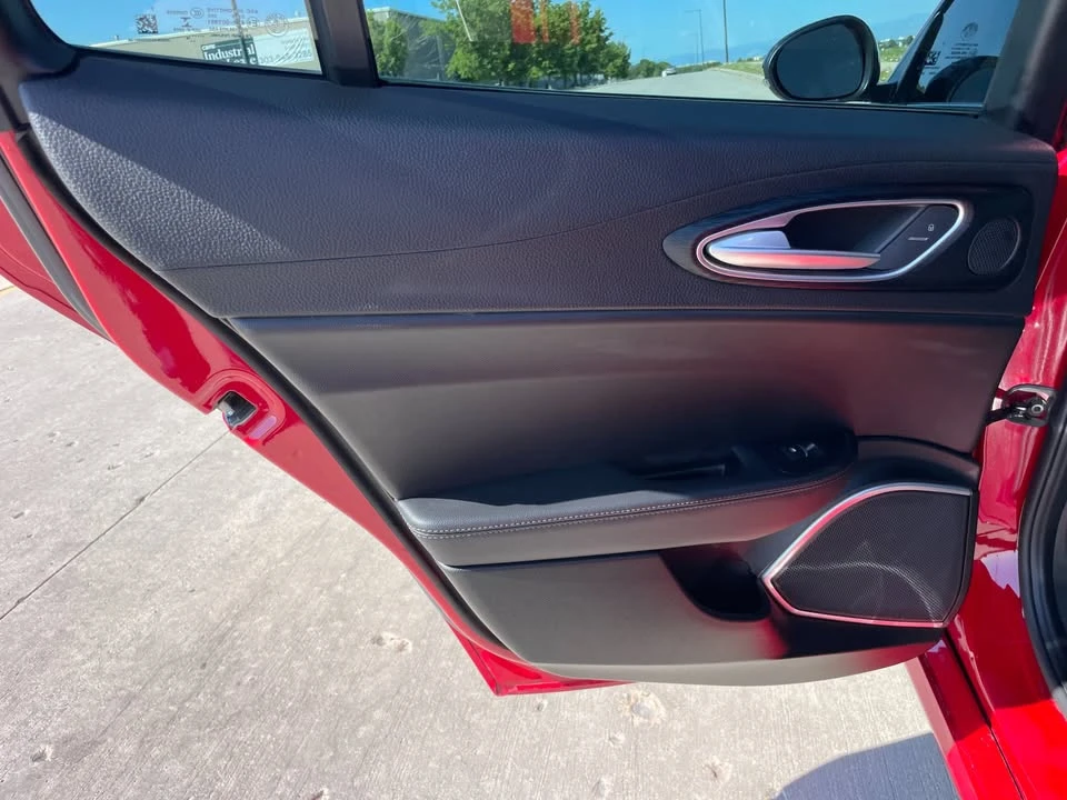 2020 Alfa Romeo Giulia - Image 7 of 15