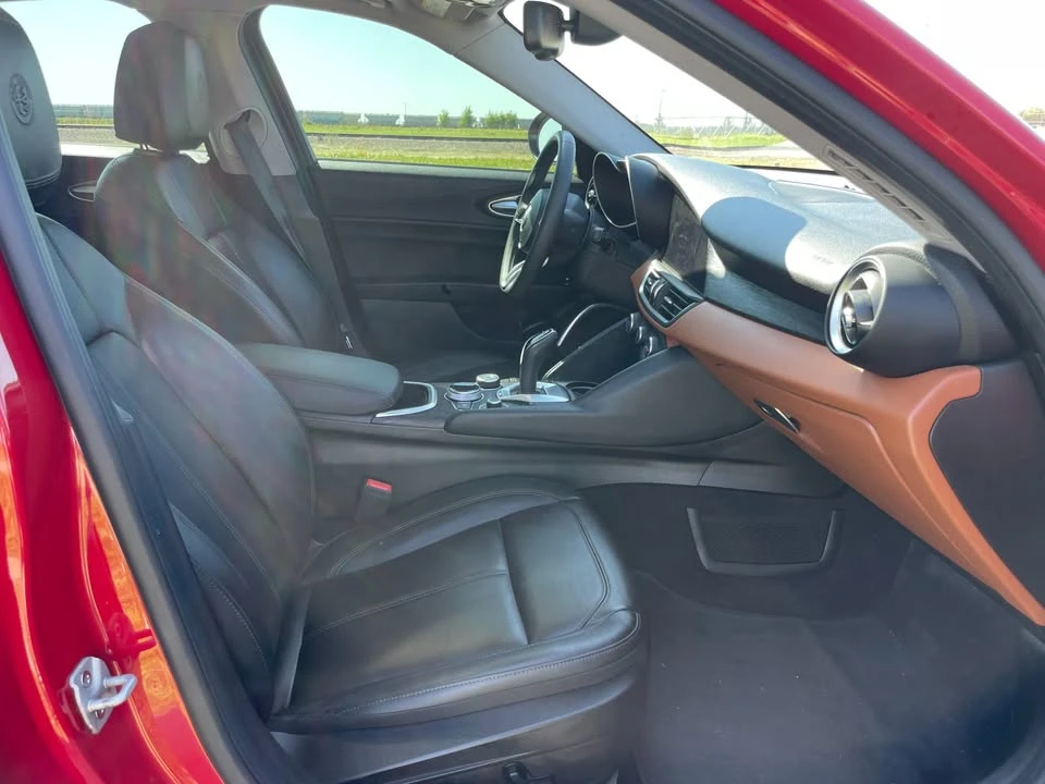 2020 Alfa Romeo Giulia - Image 10 of 15