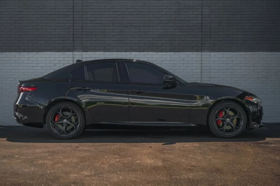 2020 Alfa Romeo Giulia - Image 2 of 19