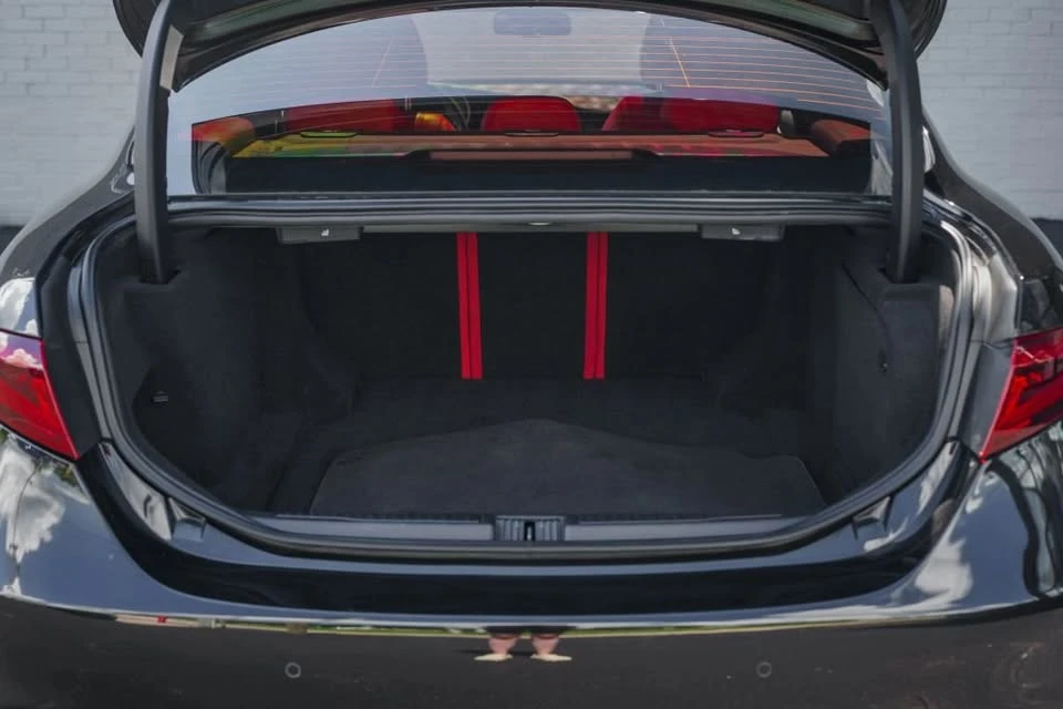 2020 Alfa Romeo Giulia - Image 16 of 19