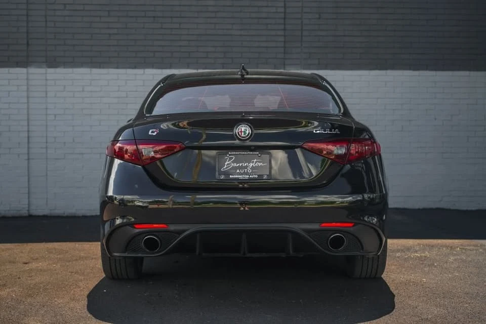 2020 Alfa Romeo Giulia - Image 4 of 19